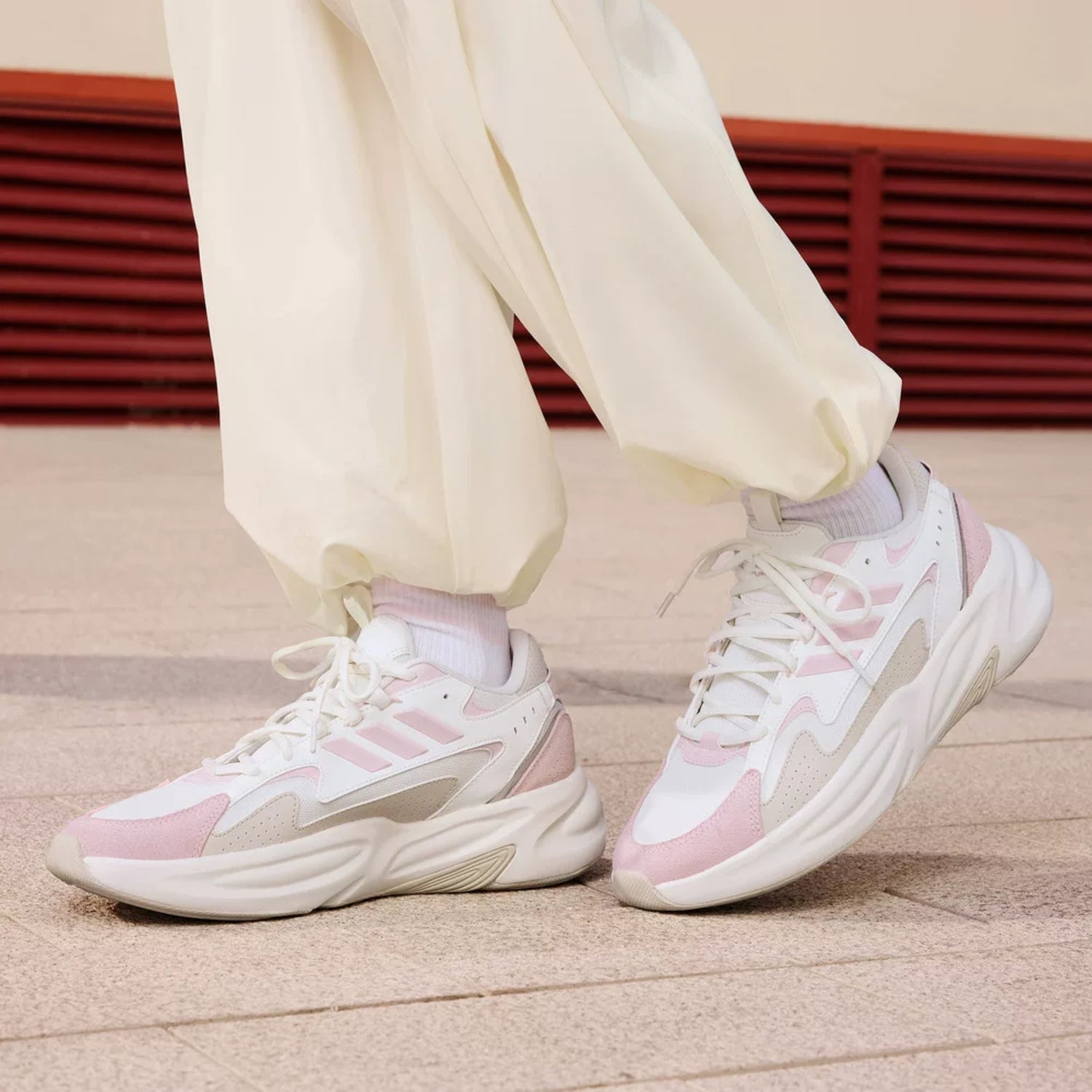 Adidas Ozwave unisex lifestyle sneakers