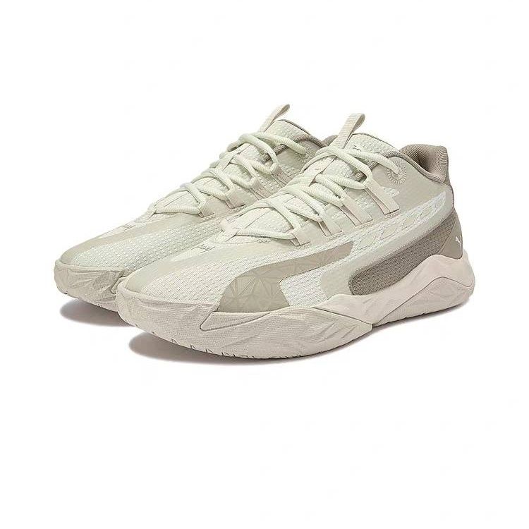 The PUMA Dagger 2 Mid Shoe