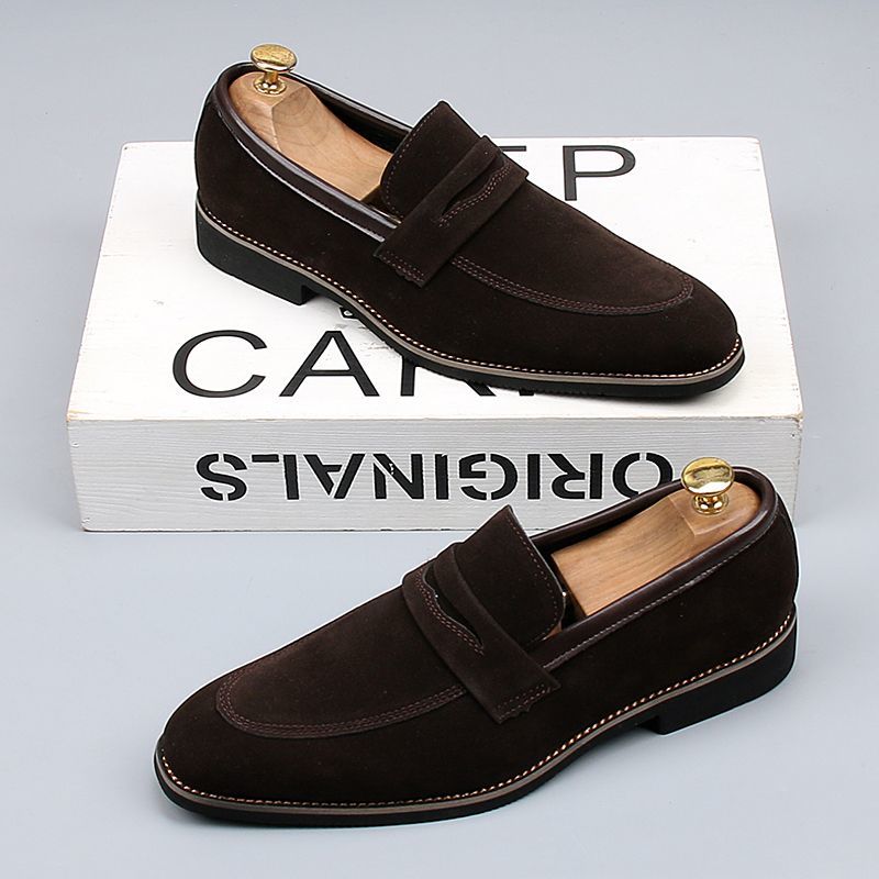 Refined Point Suede Footwear