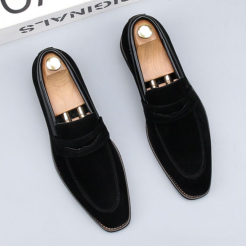 Refined Point Suede Footwear