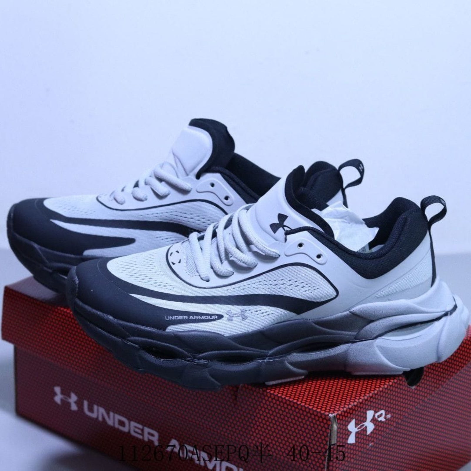 UA25 Halo Racer Sneakers