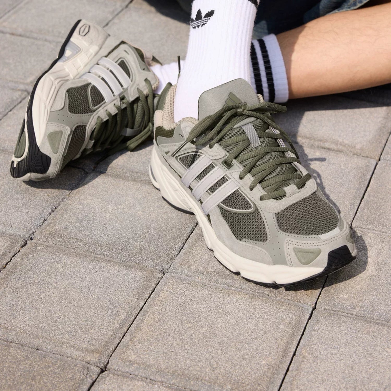 Adidas Response CL sneakers